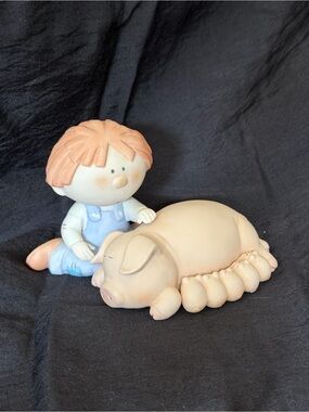 Bumkins Ceramic Child with sow and piglets